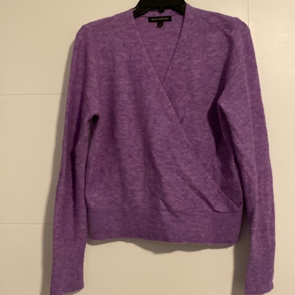 Banana Republic Wool Sweater. - Picture 1 of 5